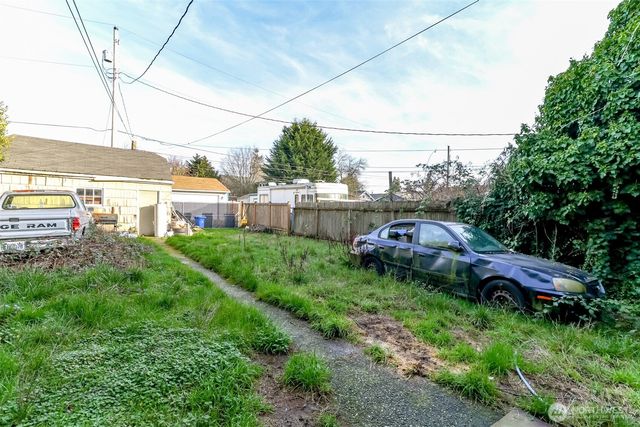 3571 E F Street, Tacoma, WA 98404