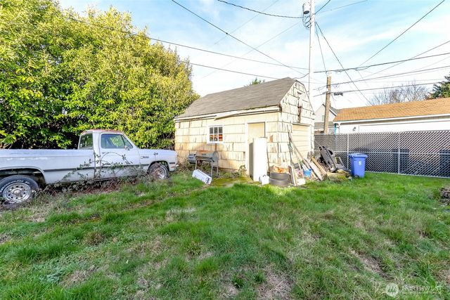 3571 E F Street, Tacoma, WA 98404