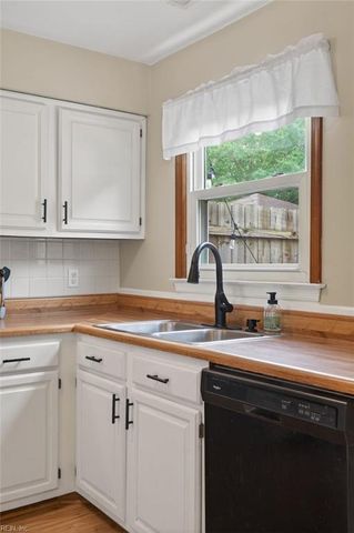 2510 Meadows LNDG, Chesapeake, VA 23321