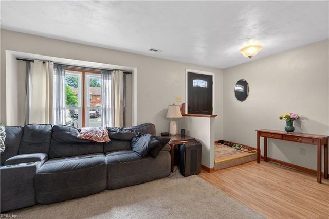 2510 Meadows LNDG, Chesapeake, VA 23321