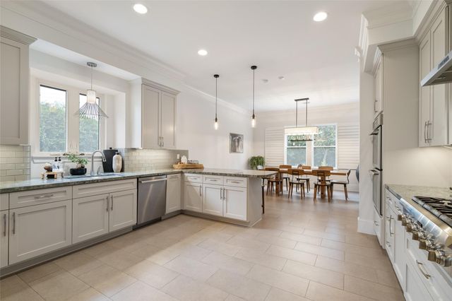 1118 Anderson Street, Bellaire, TX 77401