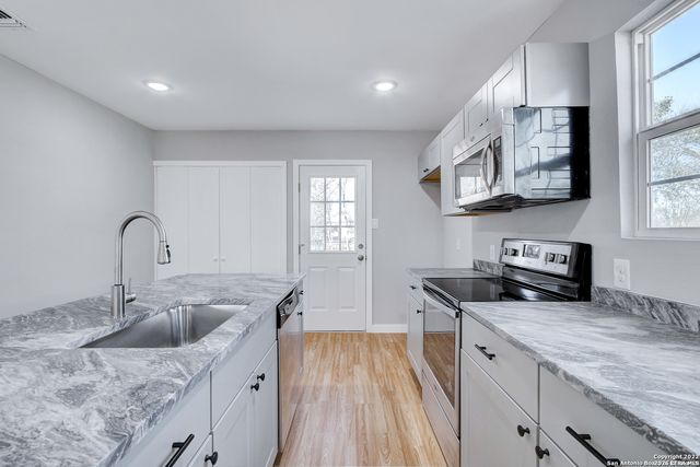 1531 W French, San Antonio, TX 78201