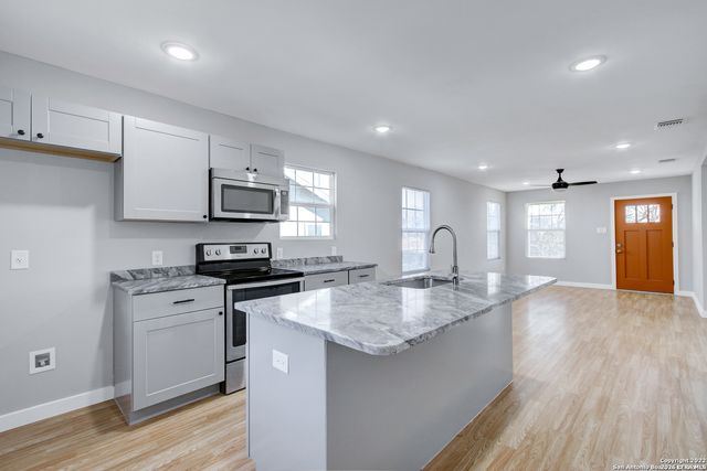 1531 W French, San Antonio, TX 78201