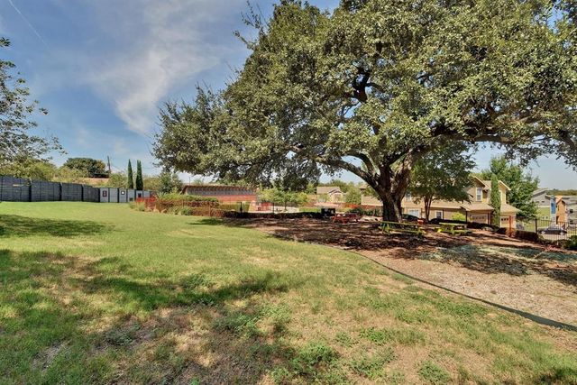 1901 Warely LN 292C, Austin, TX 78741