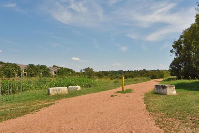 1901 Warely LN 292C, Austin, TX 78741