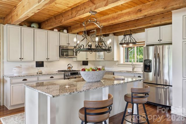112 Sunny Morning Court, Hendersonville, NC 28792