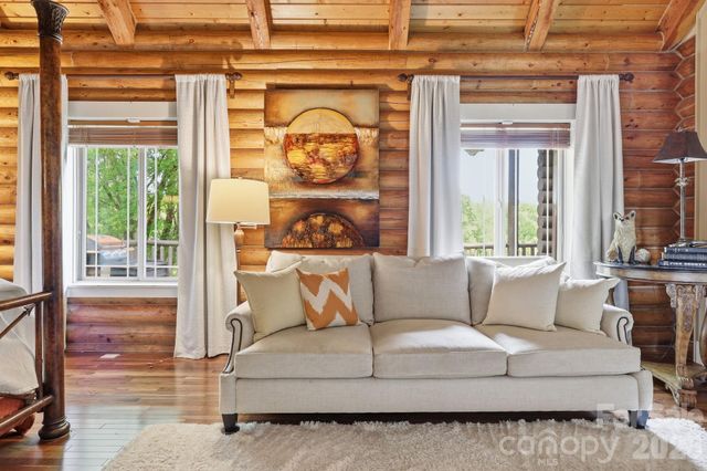 112 Sunny Morning Court, Hendersonville, NC 28792