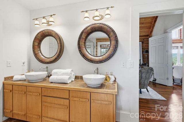 112 Sunny Morning Court, Hendersonville, NC 28792