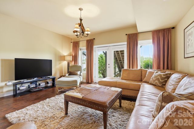 112 Sunny Morning Court, Hendersonville, NC 28792