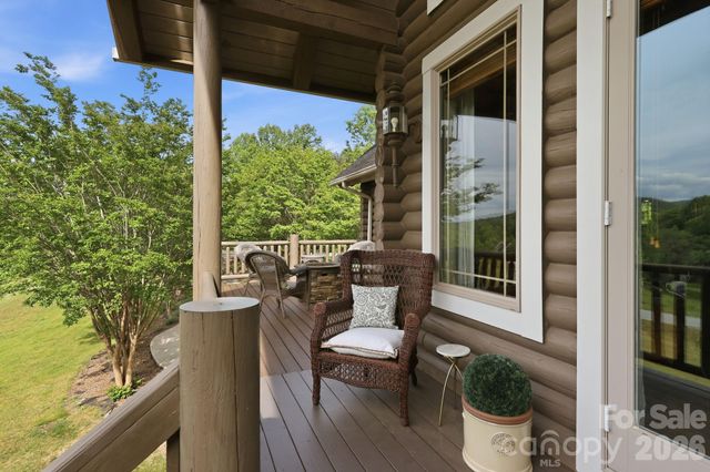 112 Sunny Morning Court, Hendersonville, NC 28792