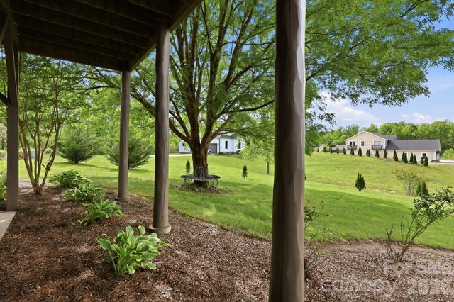 112 Sunny Morning Court, Hendersonville, NC 28792