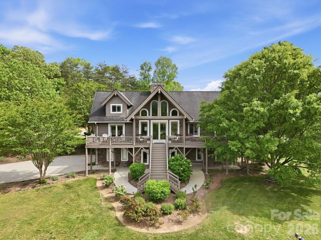 112 Sunny Morning Court, Hendersonville, NC 28792