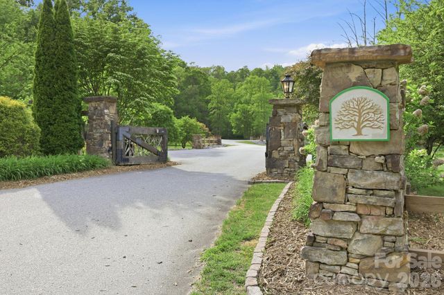 112 Sunny Morning Court, Hendersonville, NC 28792