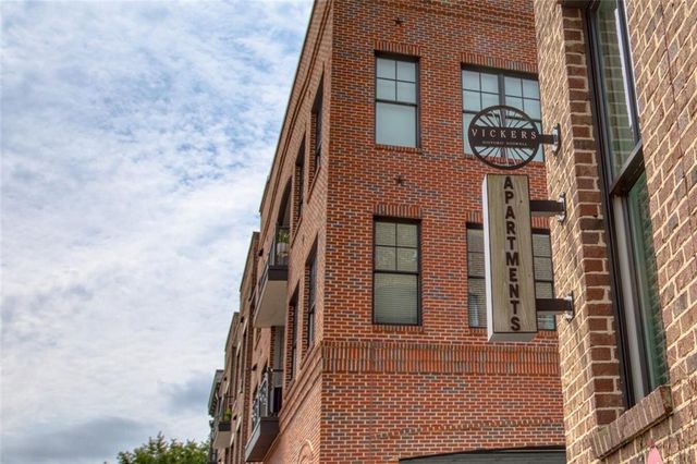 1180 Canton Street 2B2, Roswell, GA 30075
