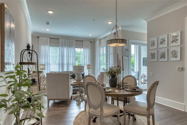 1180 Canton Street 2B2, Roswell, GA 30075