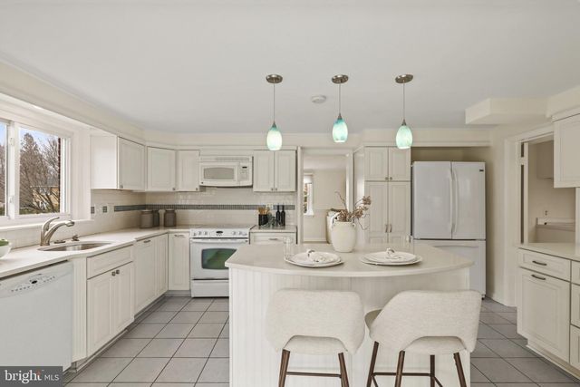 1214 OAKCROFT DR, Lutherville Timonium, MD 21093