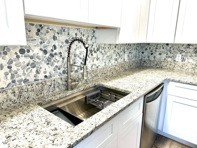 4395 HANSARD AVENUE, North Port, FL 34286