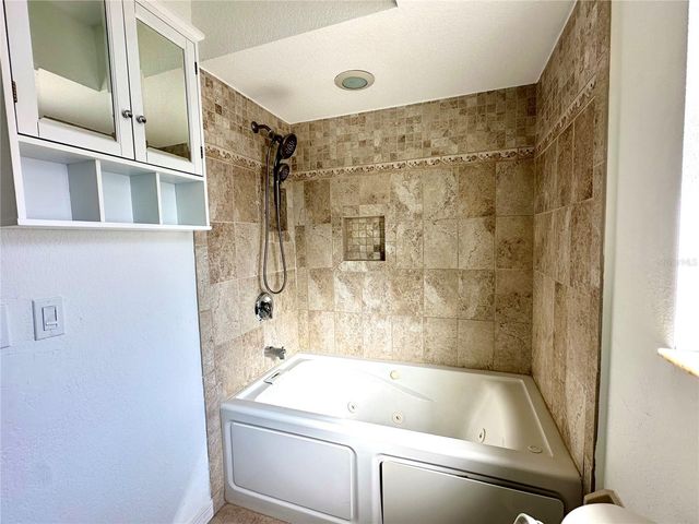 4395 HANSARD AVENUE, North Port, FL 34286