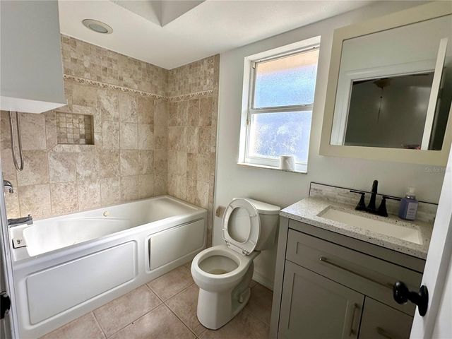 4395 HANSARD AVENUE, North Port, FL 34286