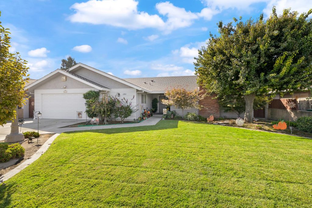 Image 1 of property listing at 2395 Stephanie Lane, Selma, CA 93662