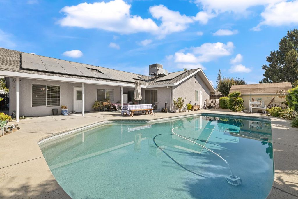 Image 35 of property listing at 2395 Stephanie Lane, Selma, CA 93662