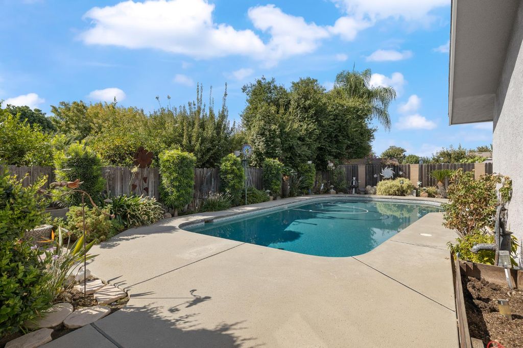 Image 36 of property listing at 2395 Stephanie Lane, Selma, CA 93662