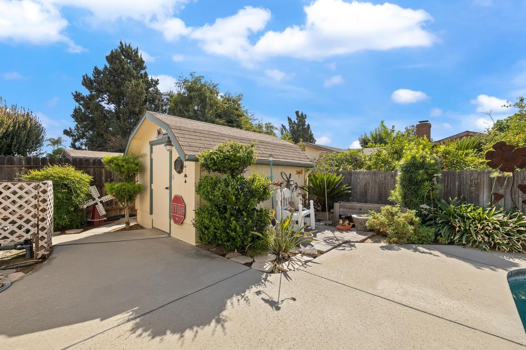 Image 38 of property listing at 2395 Stephanie Lane, Selma, CA 93662