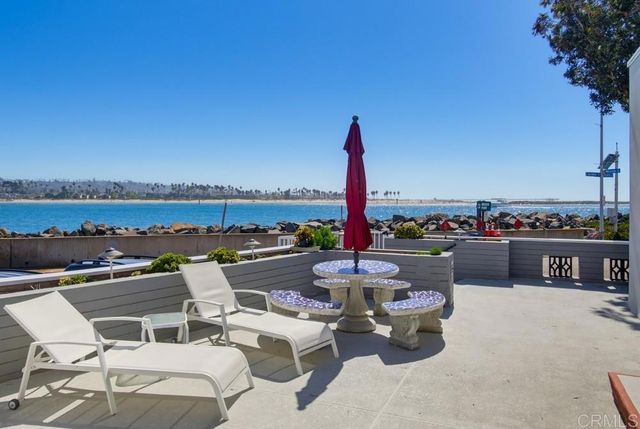 2613 Mission Blvd 14, San Diego, CA 92109