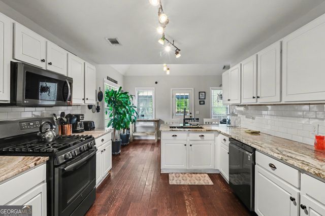 15 Indian Valley Way, Rydal, GA 30171