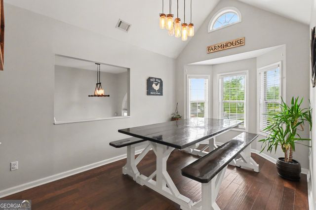 15 Indian Valley Way, Rydal, GA 30171