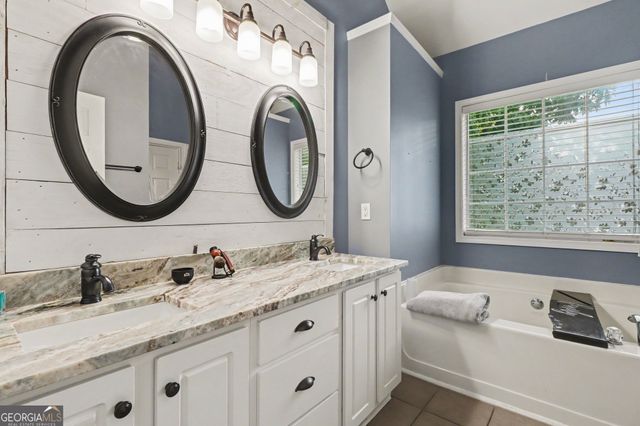 15 Indian Valley Way, Rydal, GA 30171