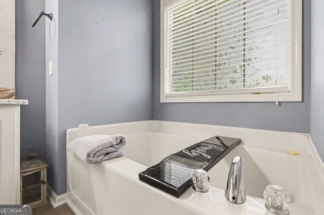 15 Indian Valley Way, Rydal, GA 30171