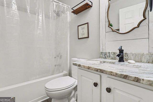 15 Indian Valley Way, Rydal, GA 30171