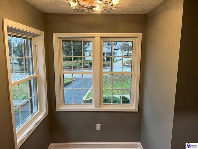 314 S Lincoln Boulevard, Hodgenville, KY 42748