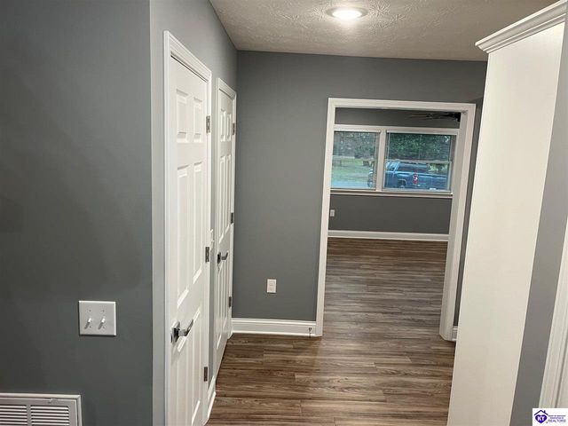 314 S Lincoln Boulevard, Hodgenville, KY 42748