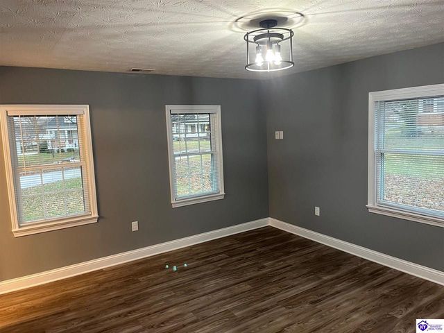 314 S Lincoln Boulevard, Hodgenville, KY 42748