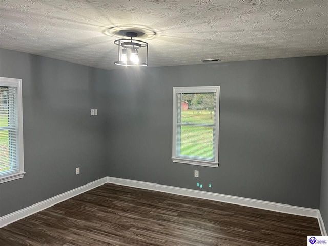 314 S Lincoln Boulevard, Hodgenville, KY 42748
