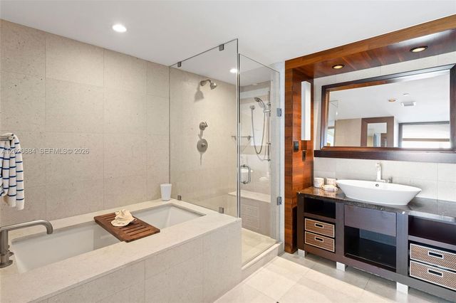 6801 Collins Ave 417, Miami Beach, FL 33141