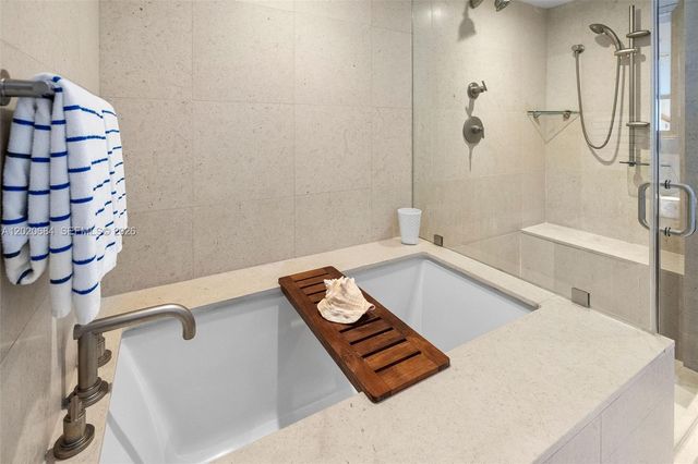 6801 Collins Ave 417, Miami Beach, FL 33141