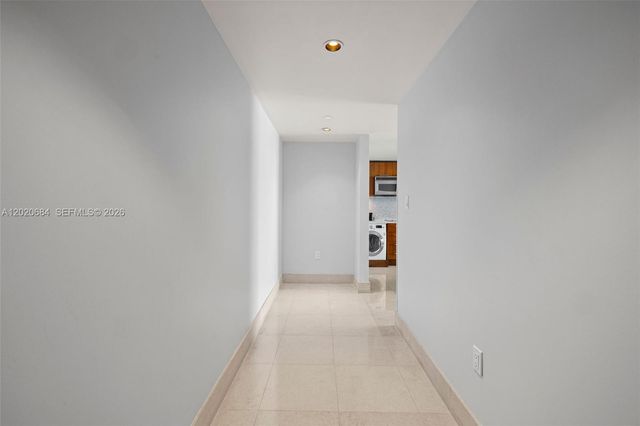 6801 Collins Ave 417, Miami Beach, FL 33141