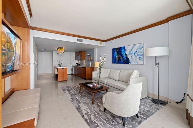 6801 Collins Ave 417, Miami Beach, FL 33141