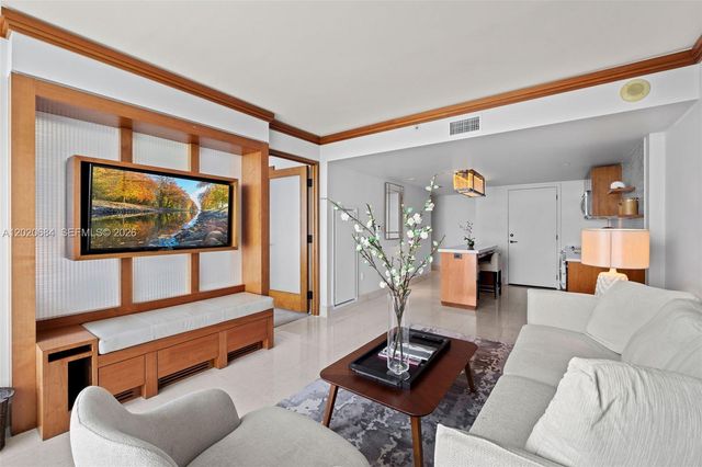 6801 Collins Ave 417, Miami Beach, FL 33141