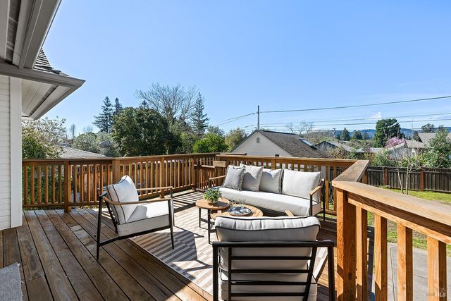 735 Johnson St, Healdsburg, CA 95448