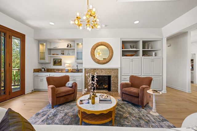 735 Johnson St, Healdsburg, CA 95448