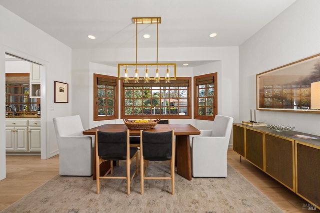 735 Johnson St, Healdsburg, CA 95448