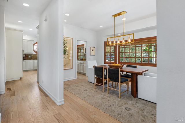 735 Johnson St, Healdsburg, CA 95448