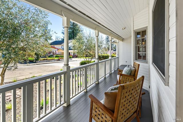 735 Johnson St, Healdsburg, CA 95448