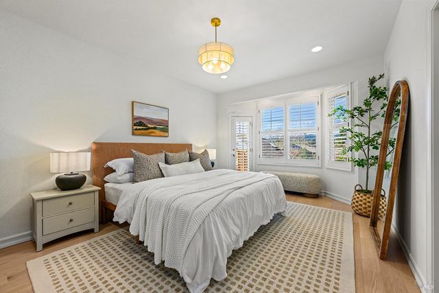 735 Johnson St, Healdsburg, CA 95448