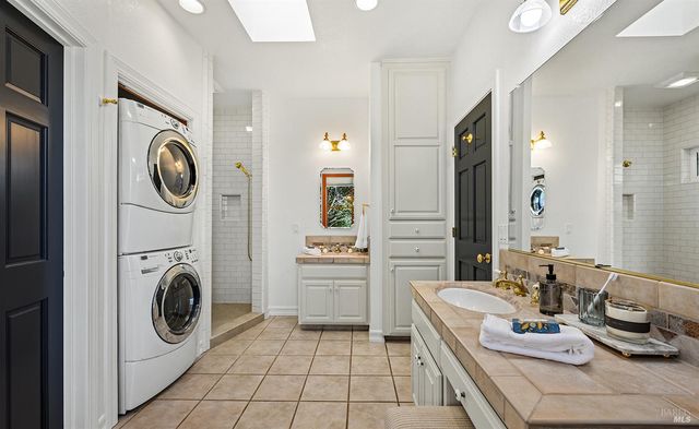 735 Johnson St, Healdsburg, CA 95448