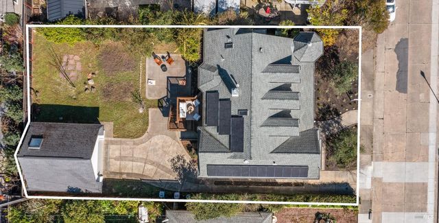 735 Johnson St, Healdsburg, CA 95448